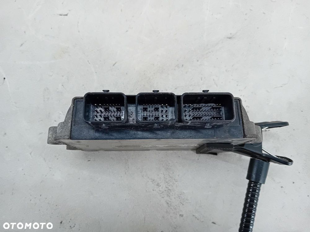 KOMPUTER, STEROWNIK PEUGEOT 206 9664637080 J34P-AAE 1.4 8V - 2