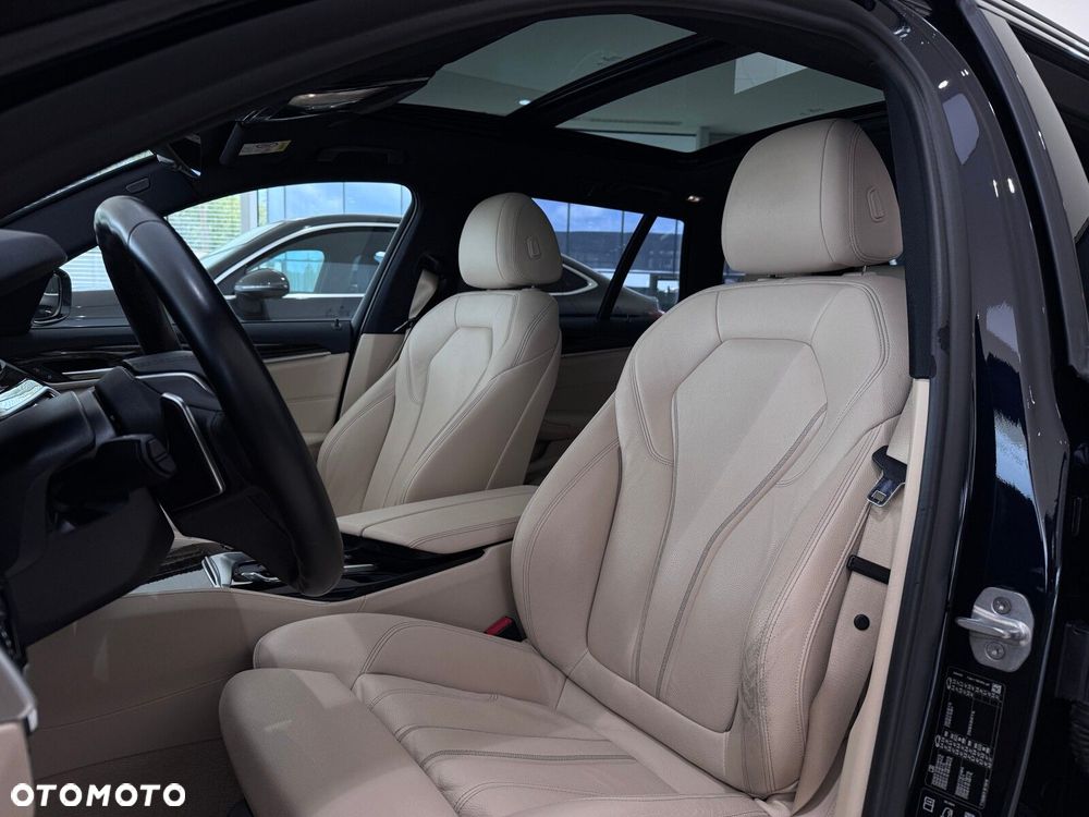 BMW Seria 5 530i xDrive M Sport sport - 11