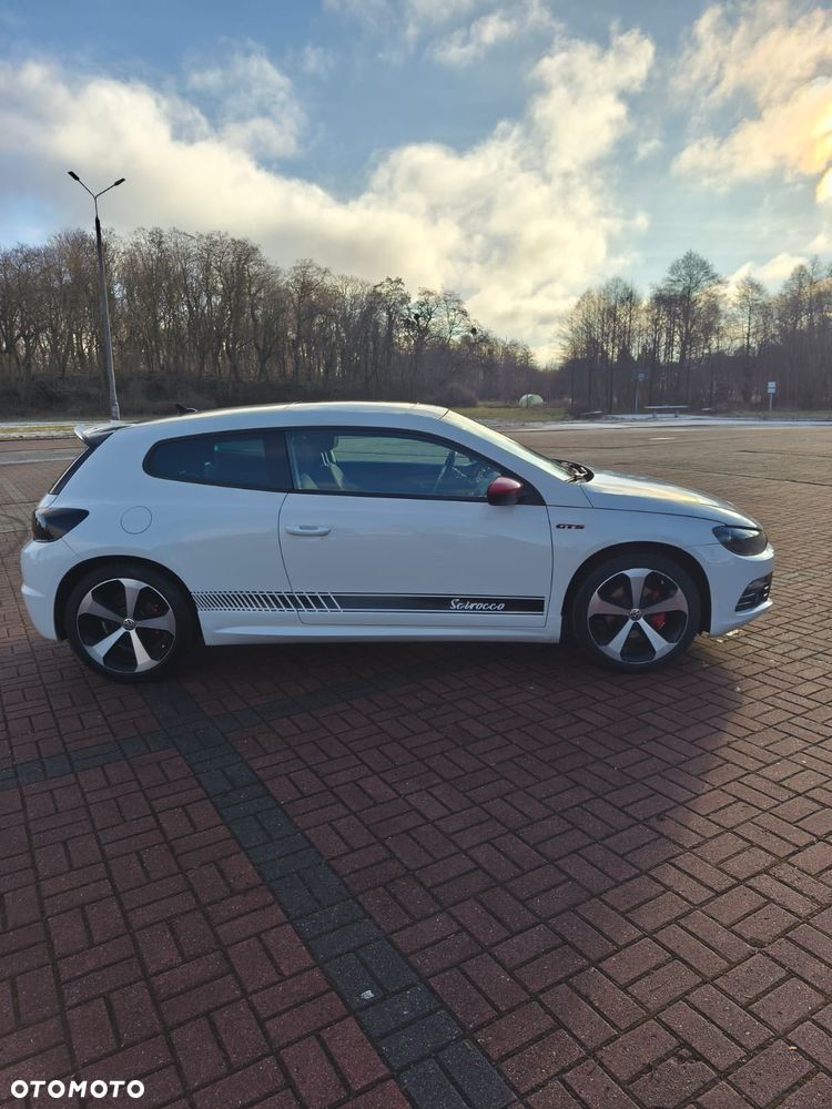 Volkswagen Scirocco 2.0 TDI GTS - 4