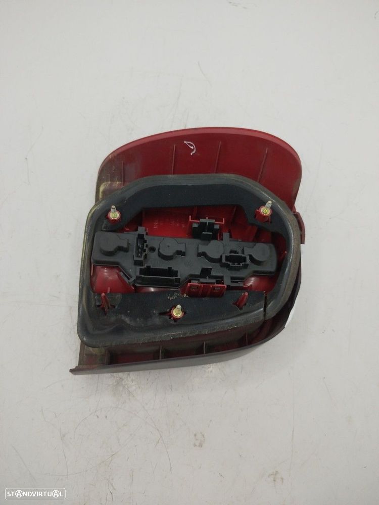 Farolim Stop Dto Volkswagen Polo (6N2) - 4