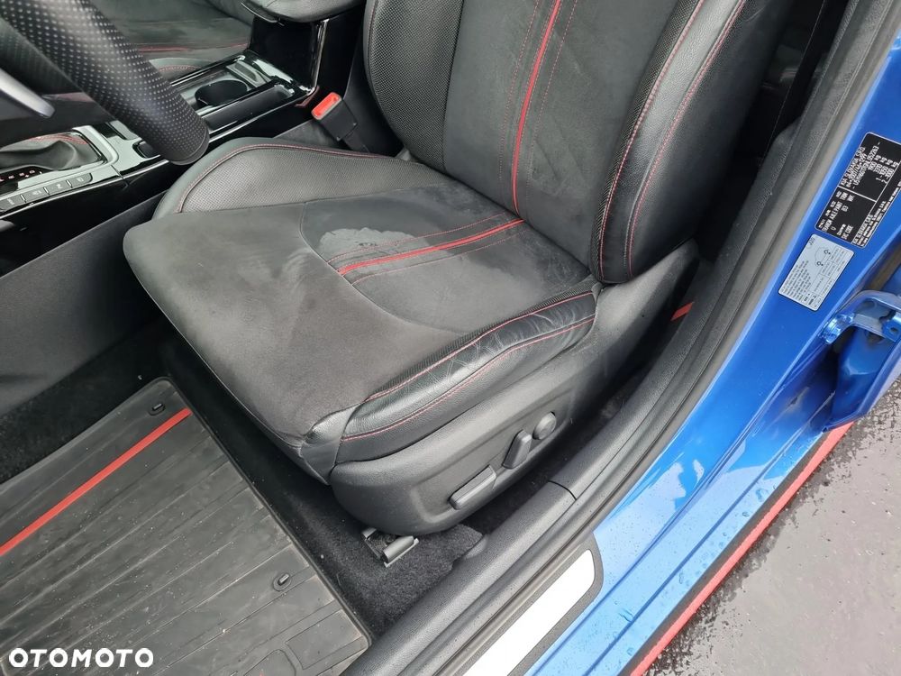 Kia ProCeed 1.6 T-GDI GT DCT - 12