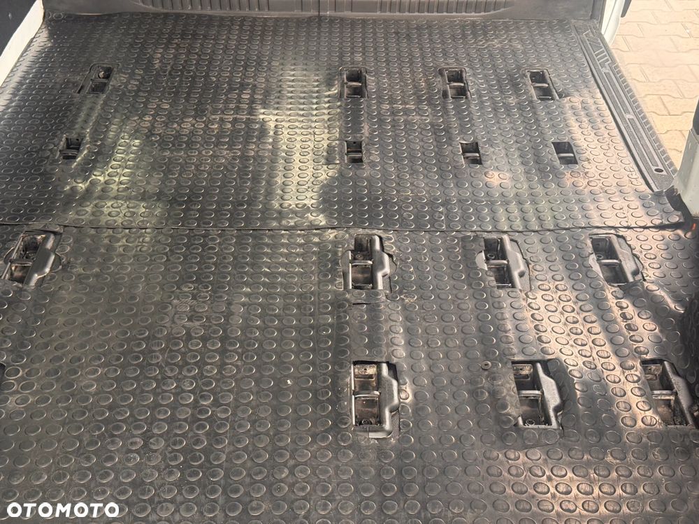 Ford Transit Custom - 13