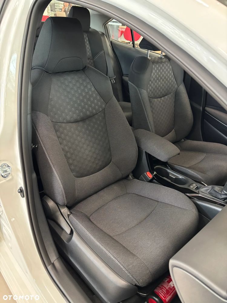 Toyota Corolla - 24
