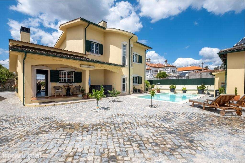 Casa / Villa T4 em Poiares de 256 m2 - Grande imagem: 3/40