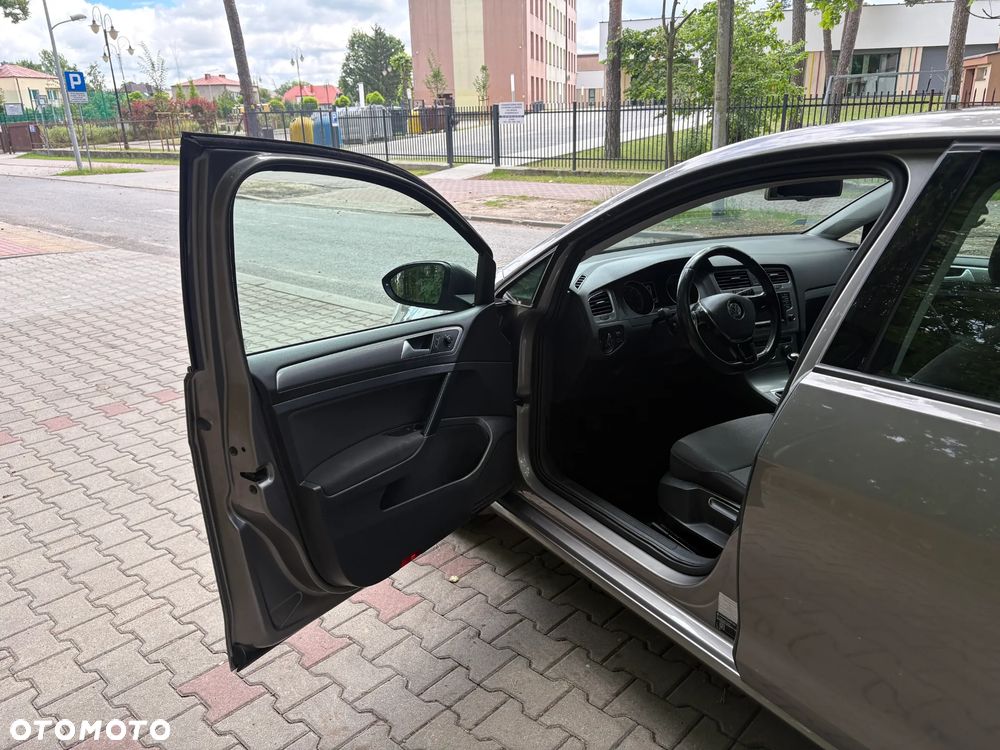 Volkswagen Golf - 12