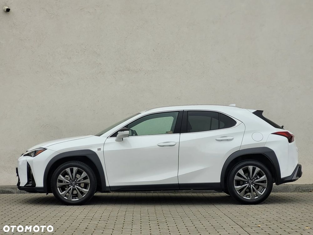 Lexus UX 300h F Sport Design - 8