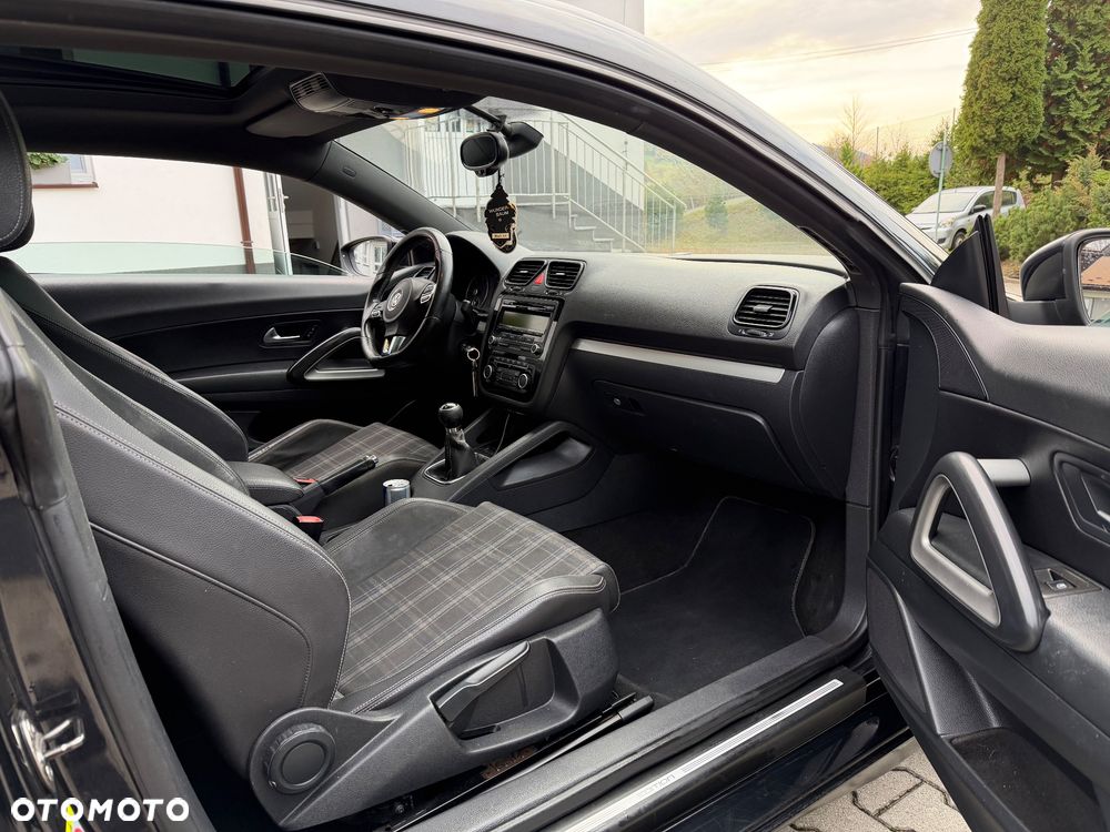 Volkswagen Scirocco 2.0 TDI - 9