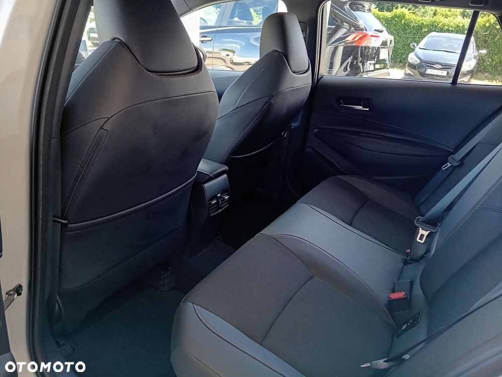 Toyota Corolla 2.0 Hybrid GR Sport Dynamic - 6