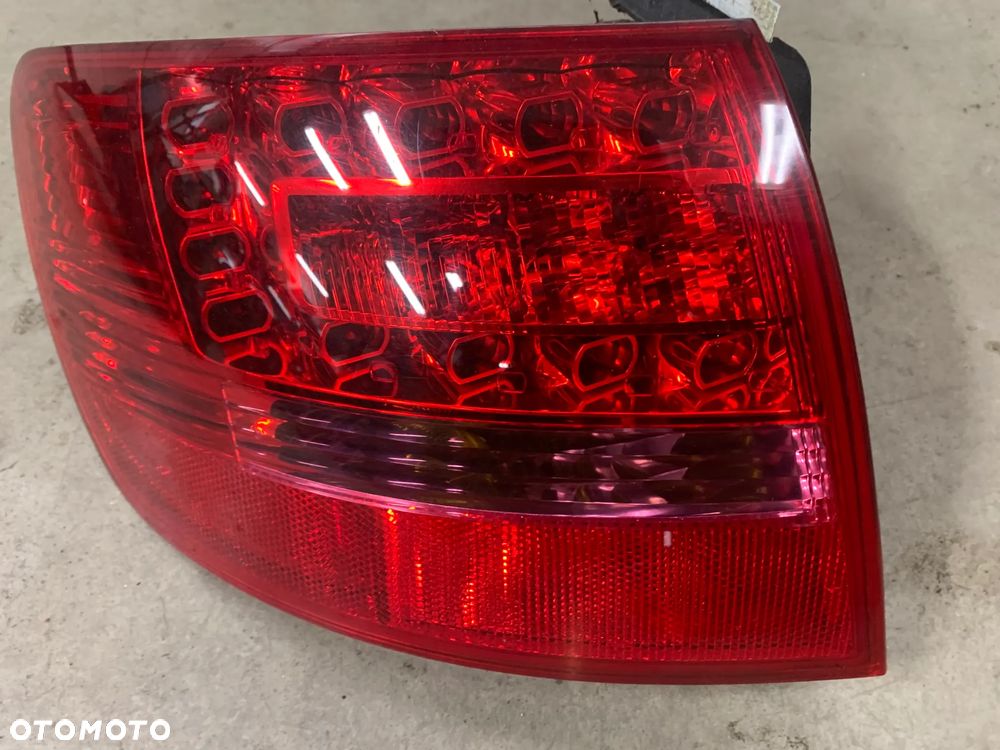 lampa tył tylna lewa w błotnik LED 4F9945095H A6 C6 kombi - 2