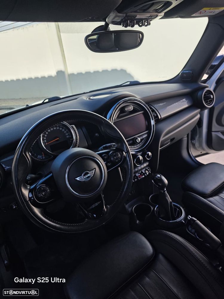 MINI 5 Portas Cooper D Auto - 6