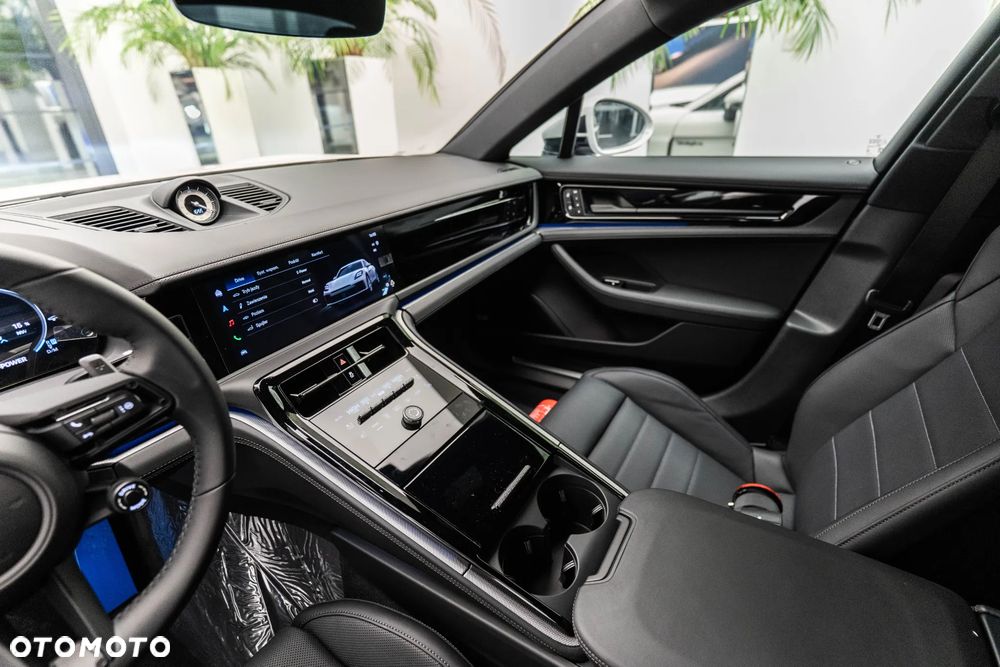 Porsche Panamera - 27