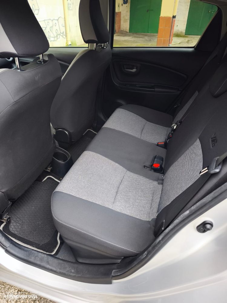 Toyota Yaris 1.5 HSD 20 Anos - 6