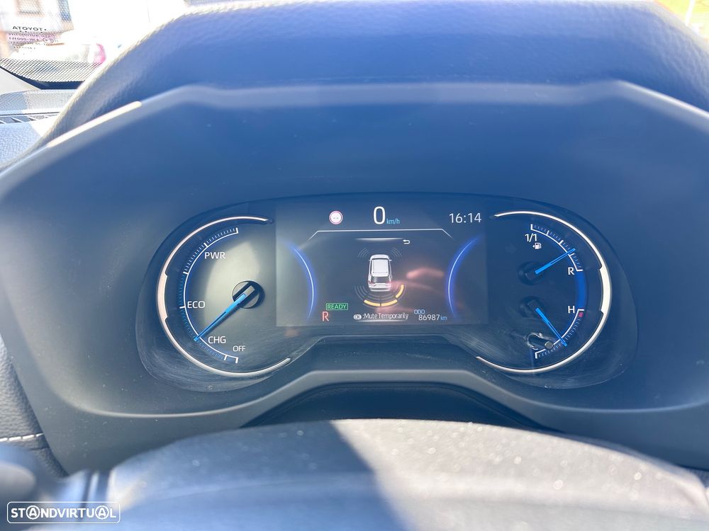 Toyota RAV4 2.5 HDF Comfort — fotografia 9