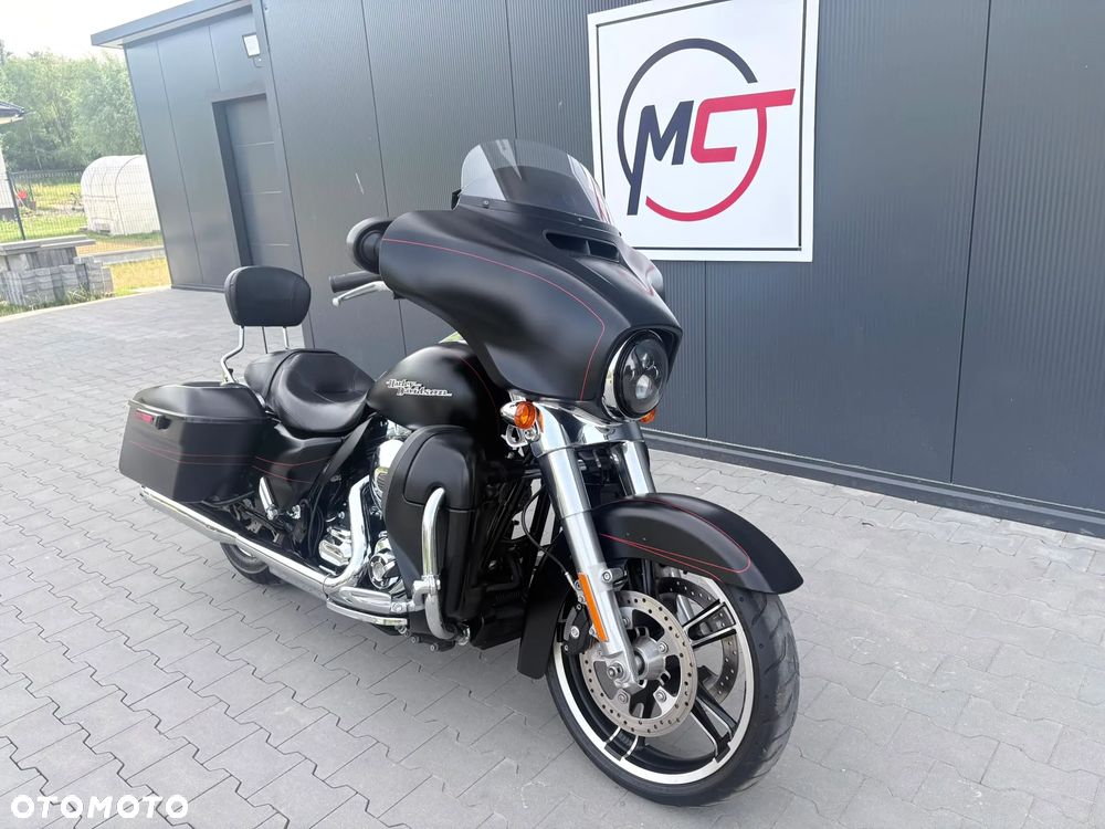 Harley-Davidson Touring Street Glide - 4