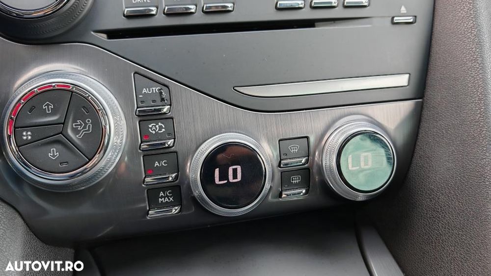 Citroën DS5 Hybrid4 EGS6 SportChic - 17