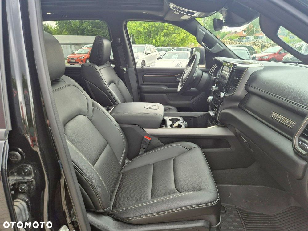 RAM 1500 Crew Cab Sport - 34