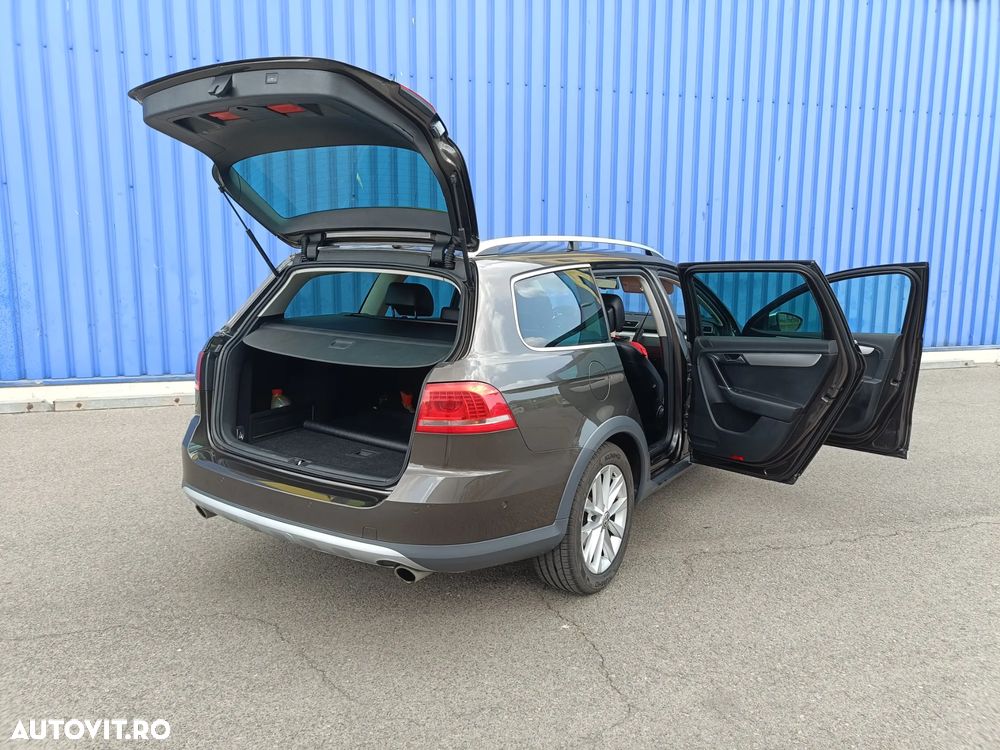 Volkswagen Passat Variant 2.0 TDI BlueMotion Technology DSG Highline - 13