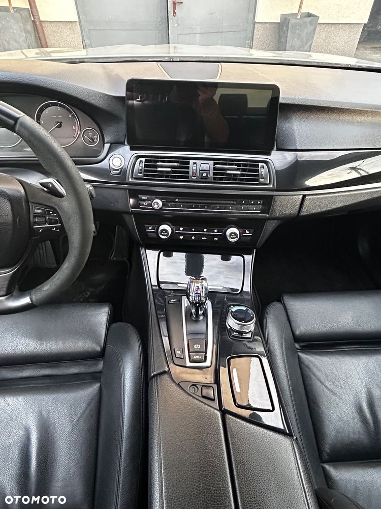 BMW Seria 5 525d - 6