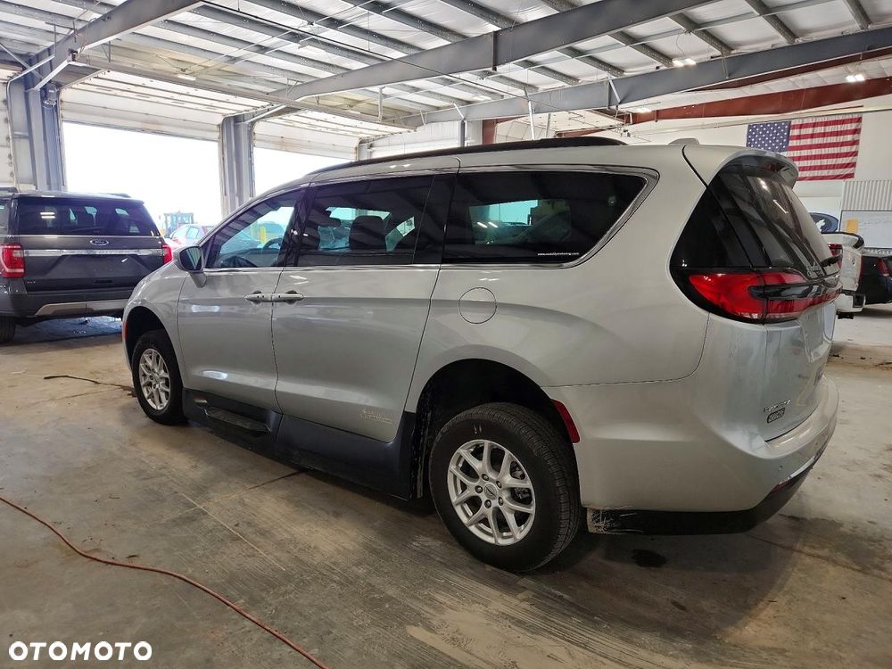 Chrysler Pacifica - 3