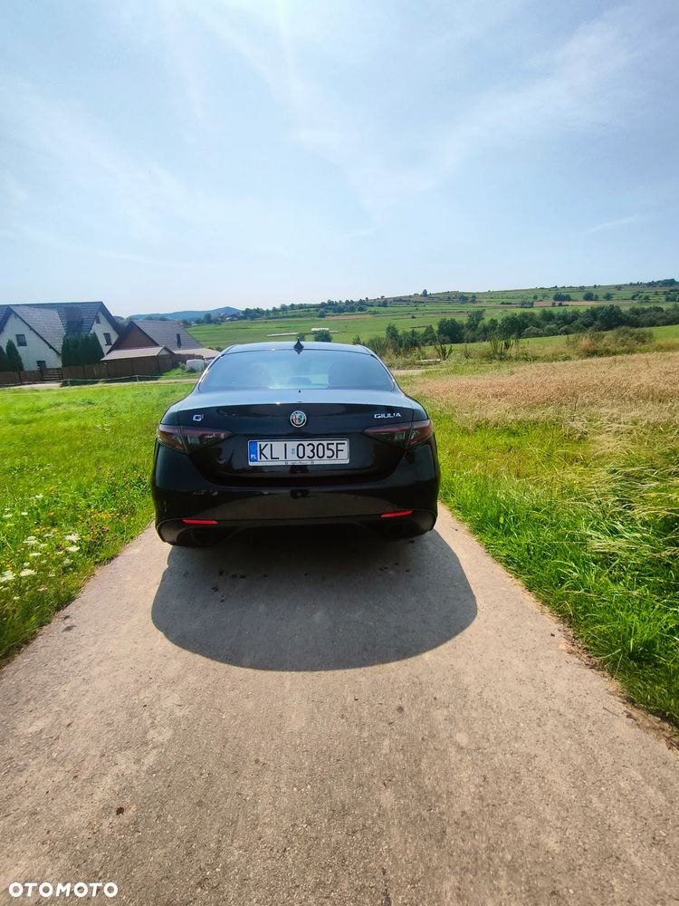 Alfa Romeo Giulia 2.0 Turbo 16V AT8-Q4 Veloce Ti - 7