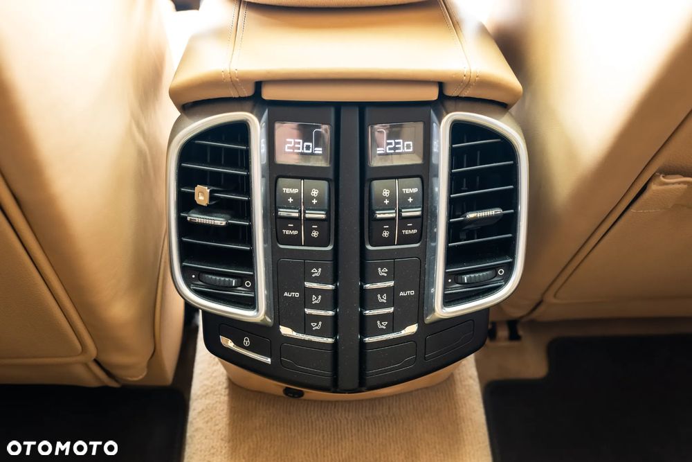 Porsche Cayenne S - 17