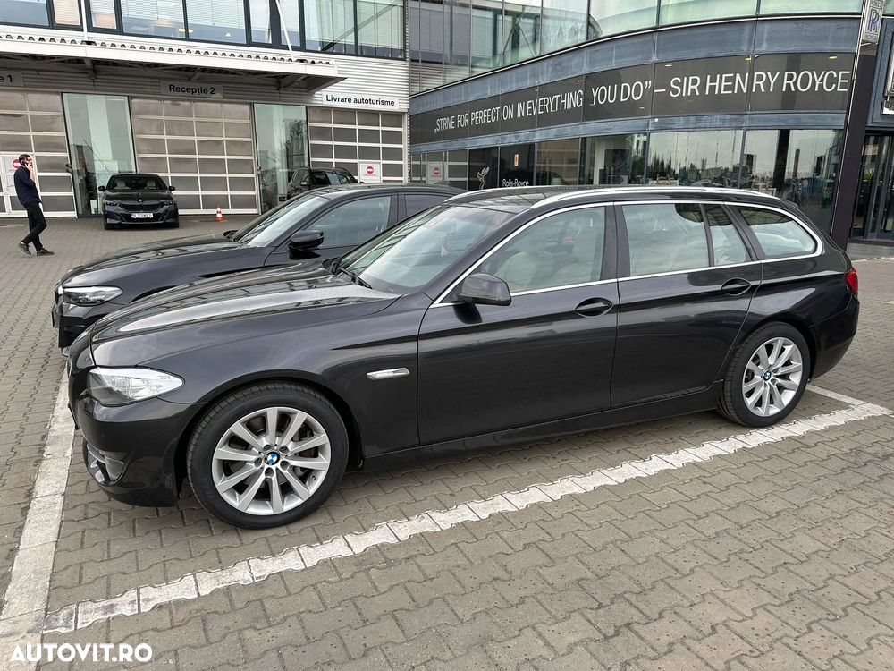 BMW Seria 5 525d xDrive Touring - 26