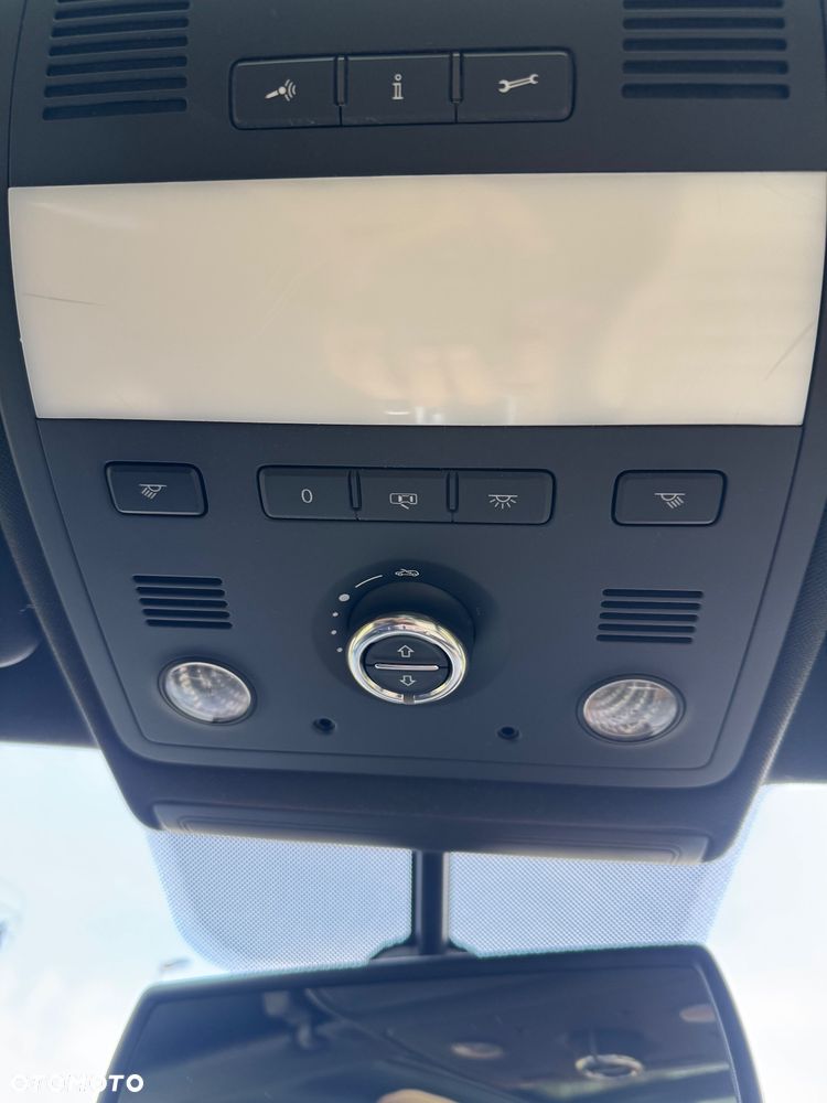 Volkswagen Touareg - 30