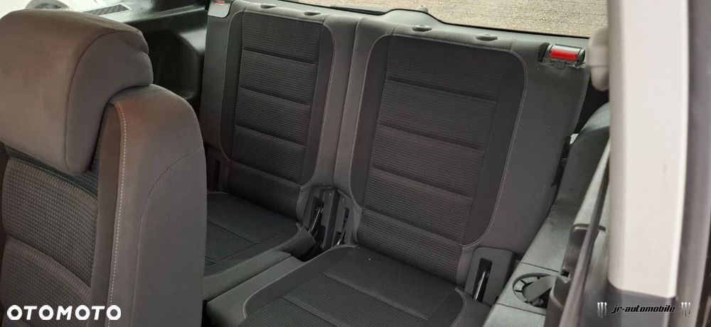 Volkswagen Touran - 17