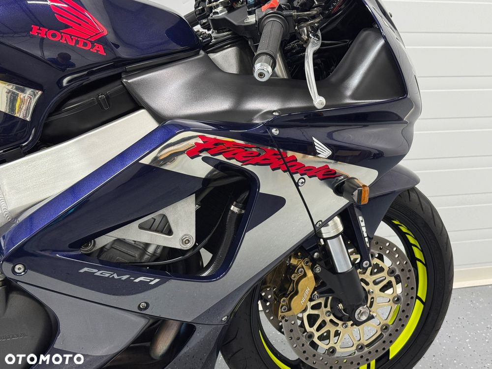 Honda CBR - 8