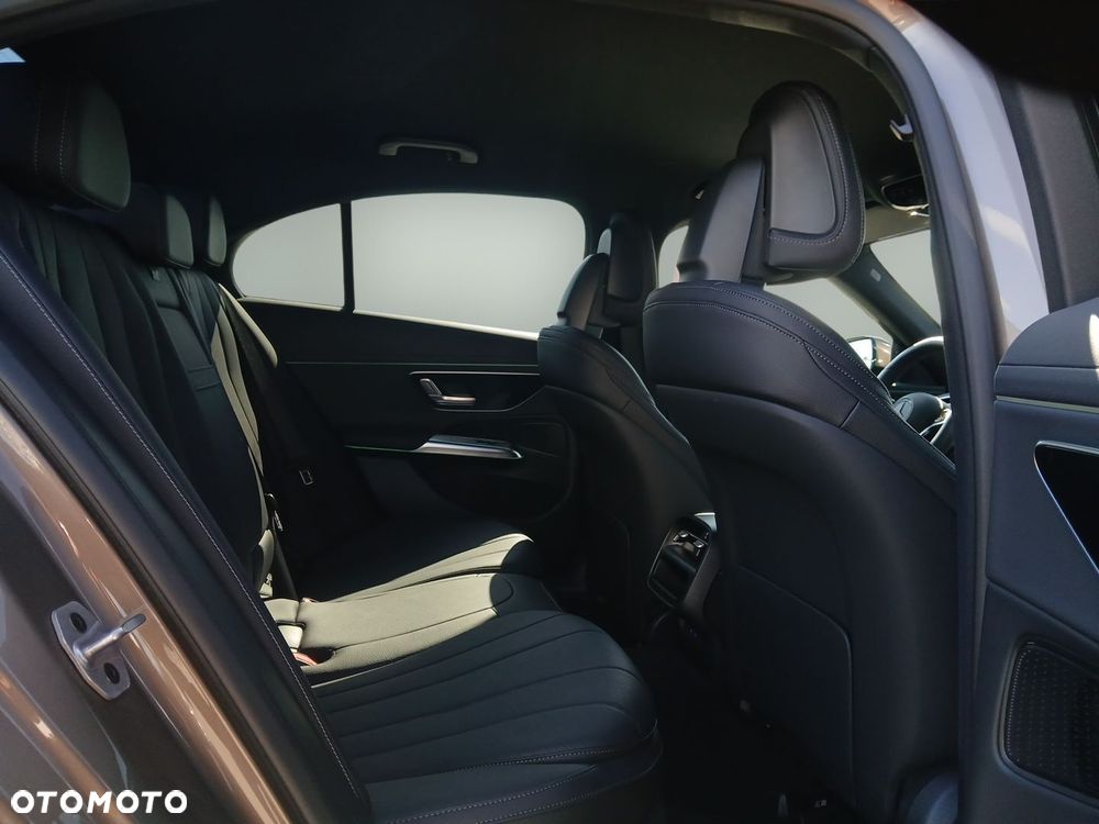 Mercedes-Benz Klasa E 200 4Matic 9G-TRONIC Edition AVANTGARDE - 15
