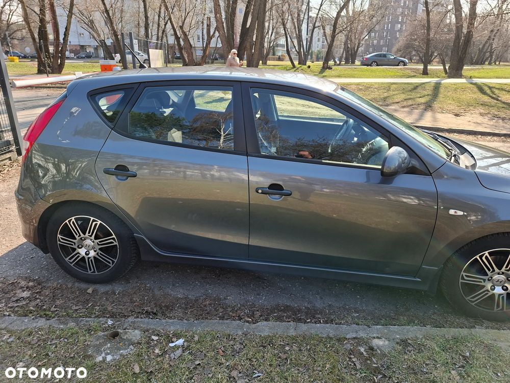 Hyundai i30 1.4 Comfort EU5 - 4