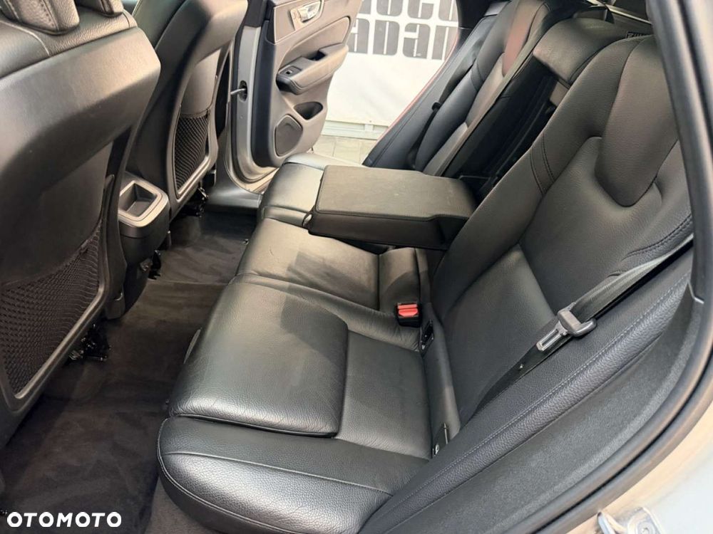 Volvo XC 60 - 32