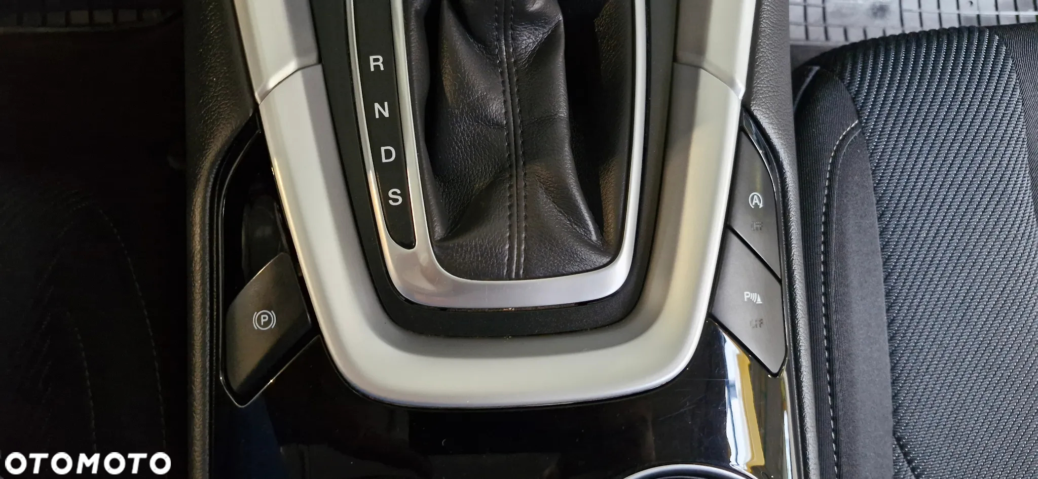 Ford Mondeo 2.0 TDCi Titanium PowerShift - 28