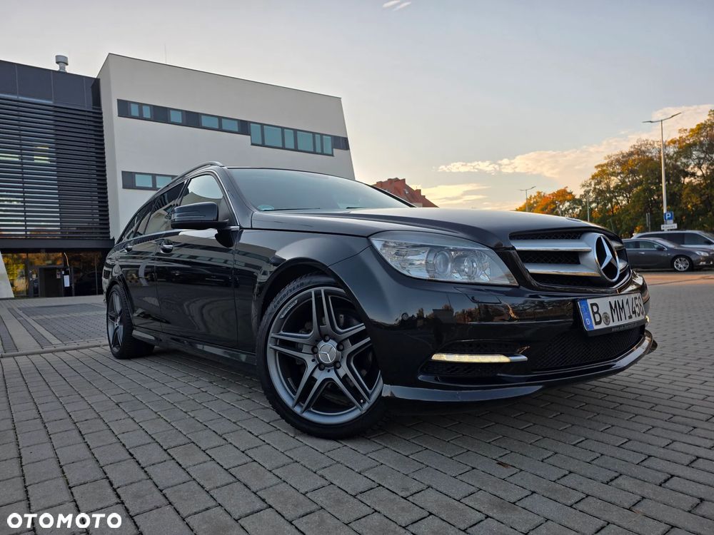 Mercedes-Benz C-Class 2010 photo 3