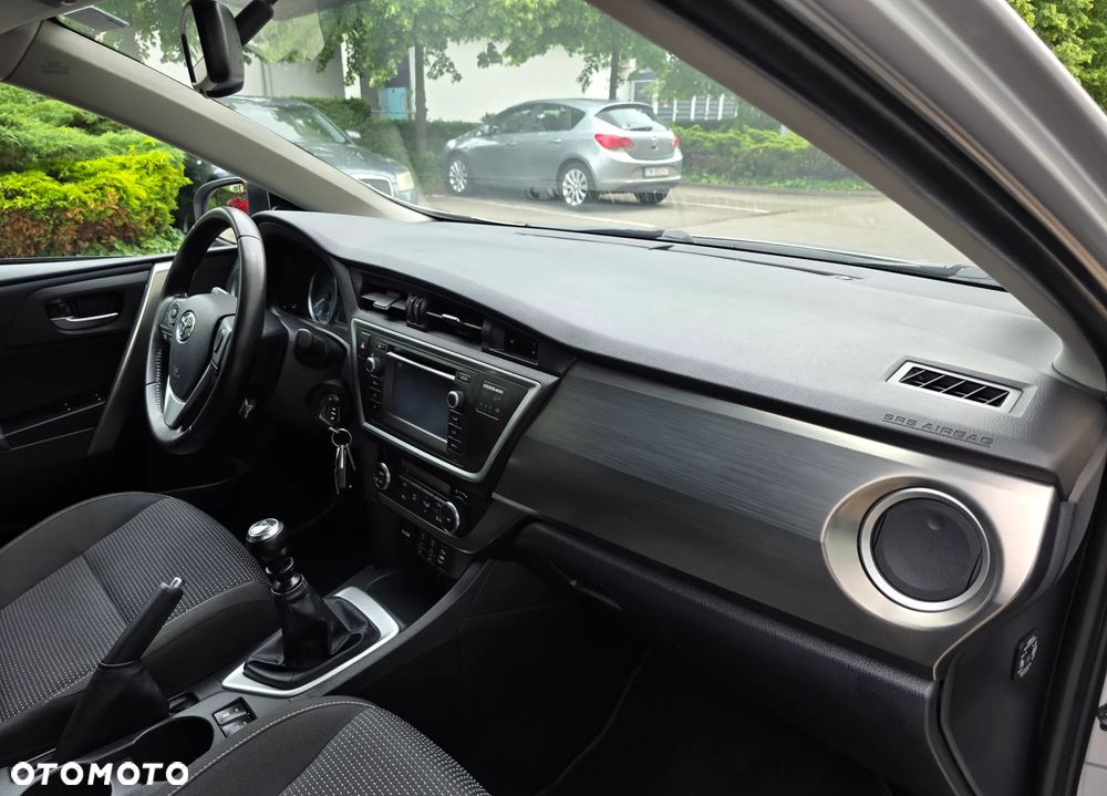 Toyota Auris - 24