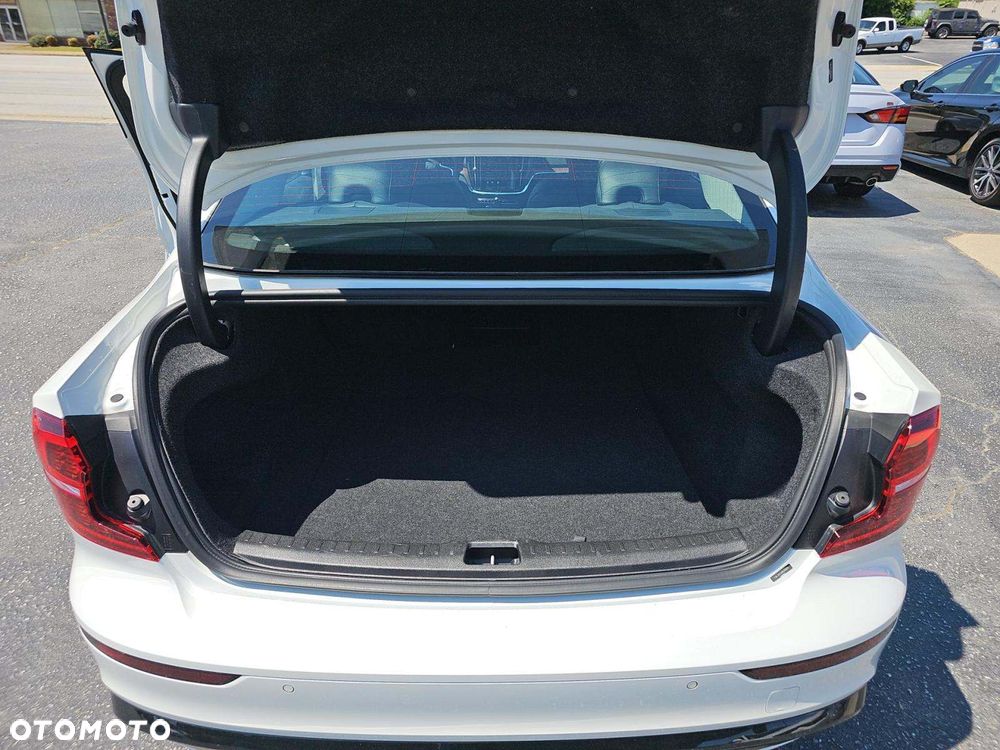 Volvo S60 B5 B AWD Plus Dark - 5