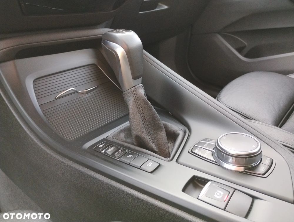 BMW X1 xDrive25i Advantage - 25
