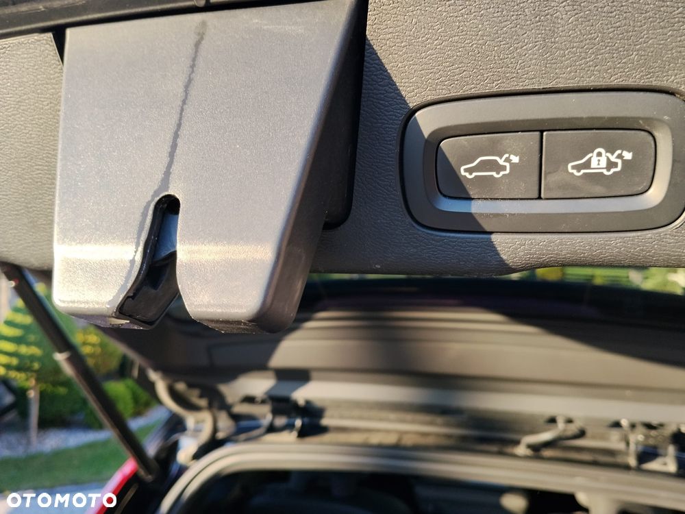 Volvo XC 60 T6 AWD Long Range Plus Dark - 12