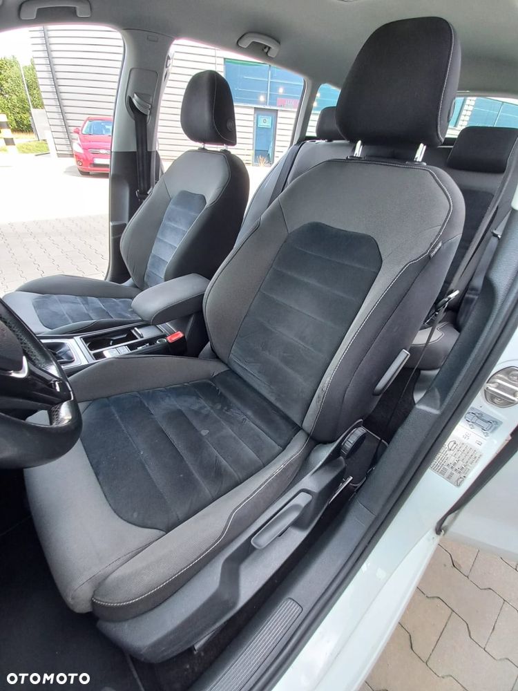 Volkswagen Golf Variant - 32