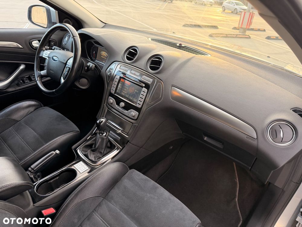 Ford Mondeo 2.5 Titanium S - 19