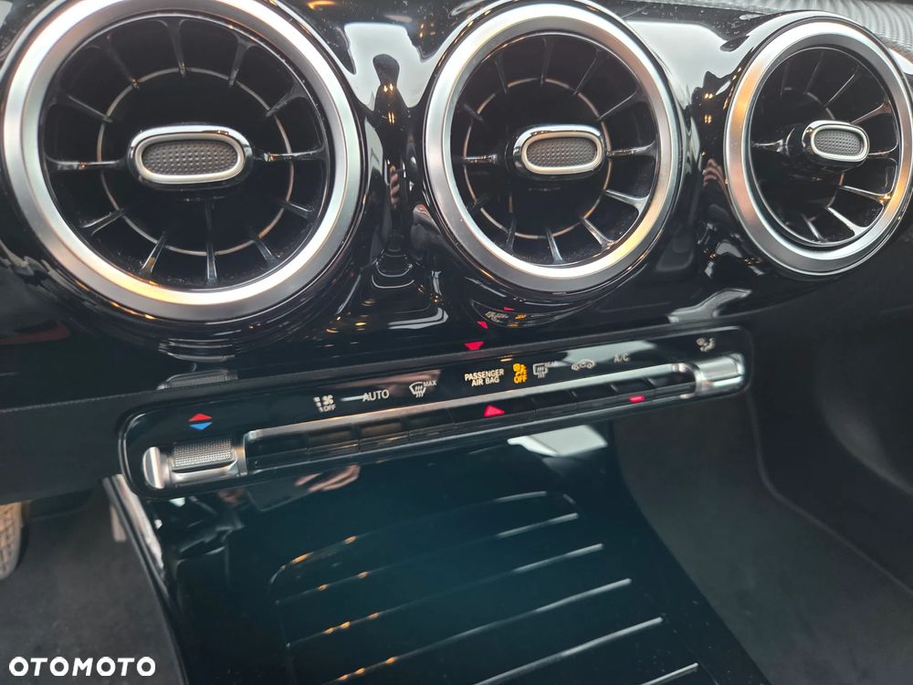 Mercedes-Benz CLA 180 d 7G-DCT - 20