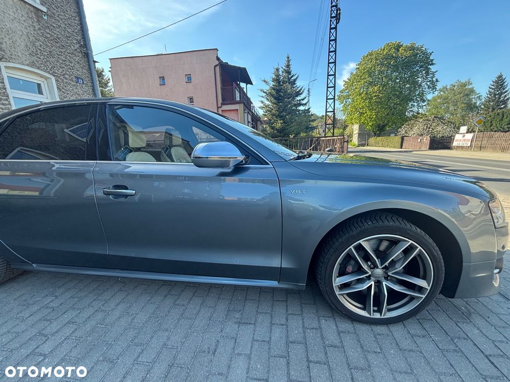 Audi S8 - 5