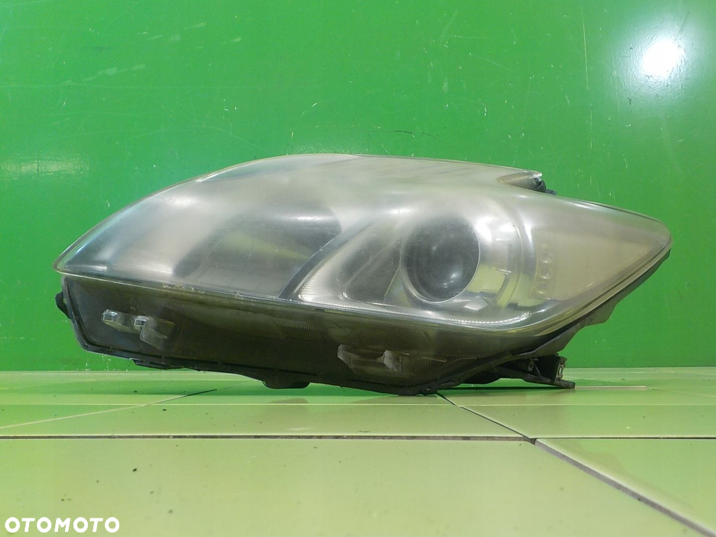 TOYOTA PRIUS III 1.8 VVTI AUT 10r 5D lampa lewa przod - 2