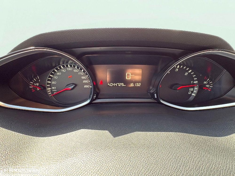 Peugeot 308 SW - 11