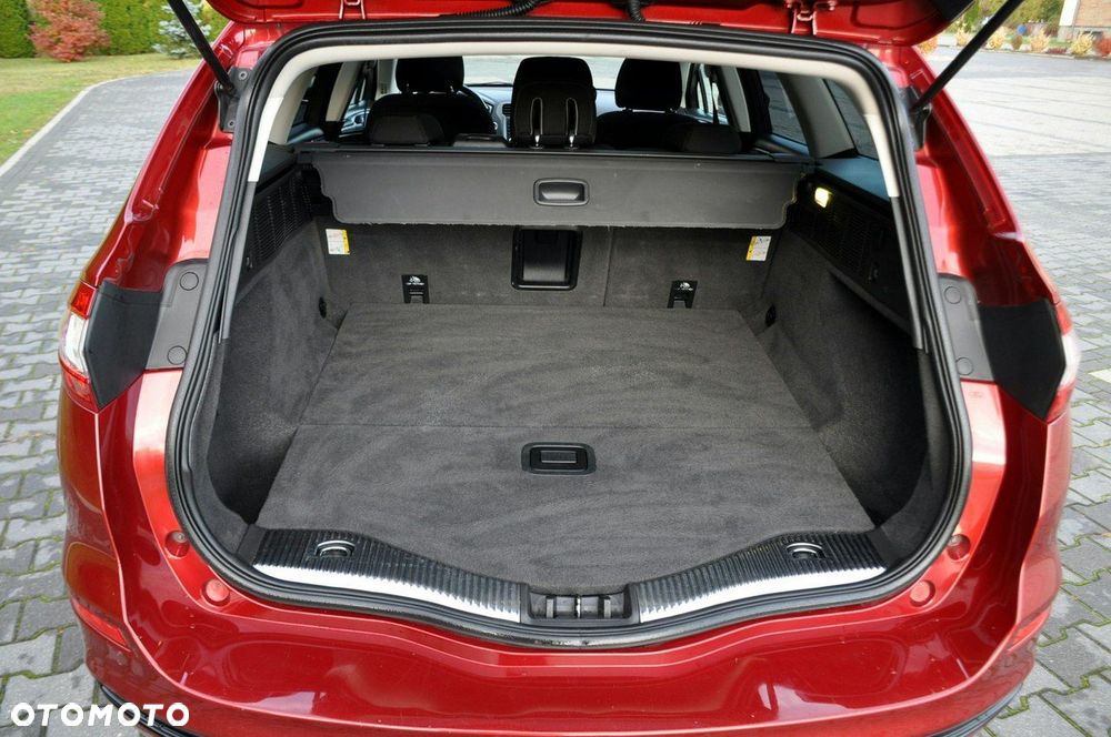 Ford Mondeo - 38