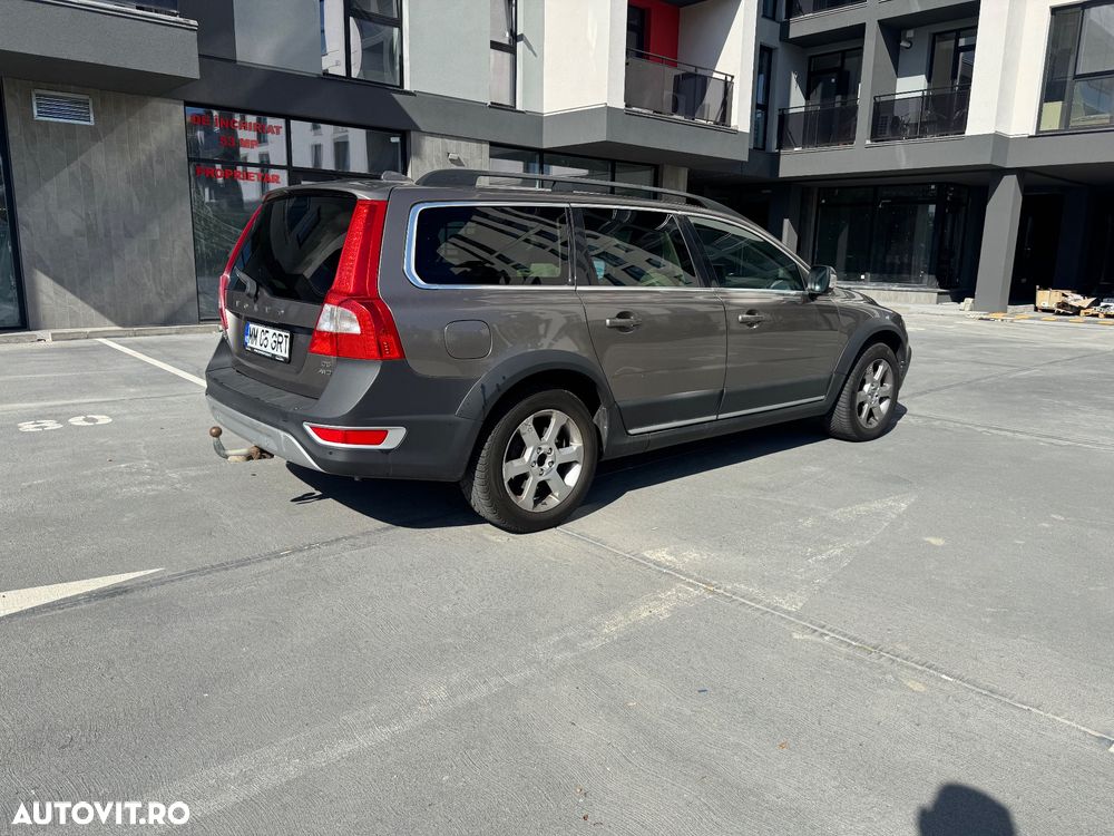 Volvo XC 70 D5 AWD Geartronic Momentum - 3
