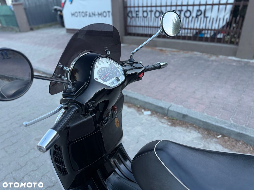 Piaggio Vespa - 24