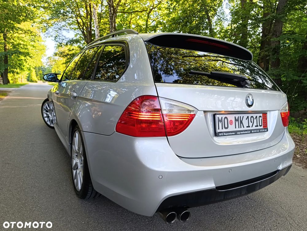 BMW Seria 3 330i - 2