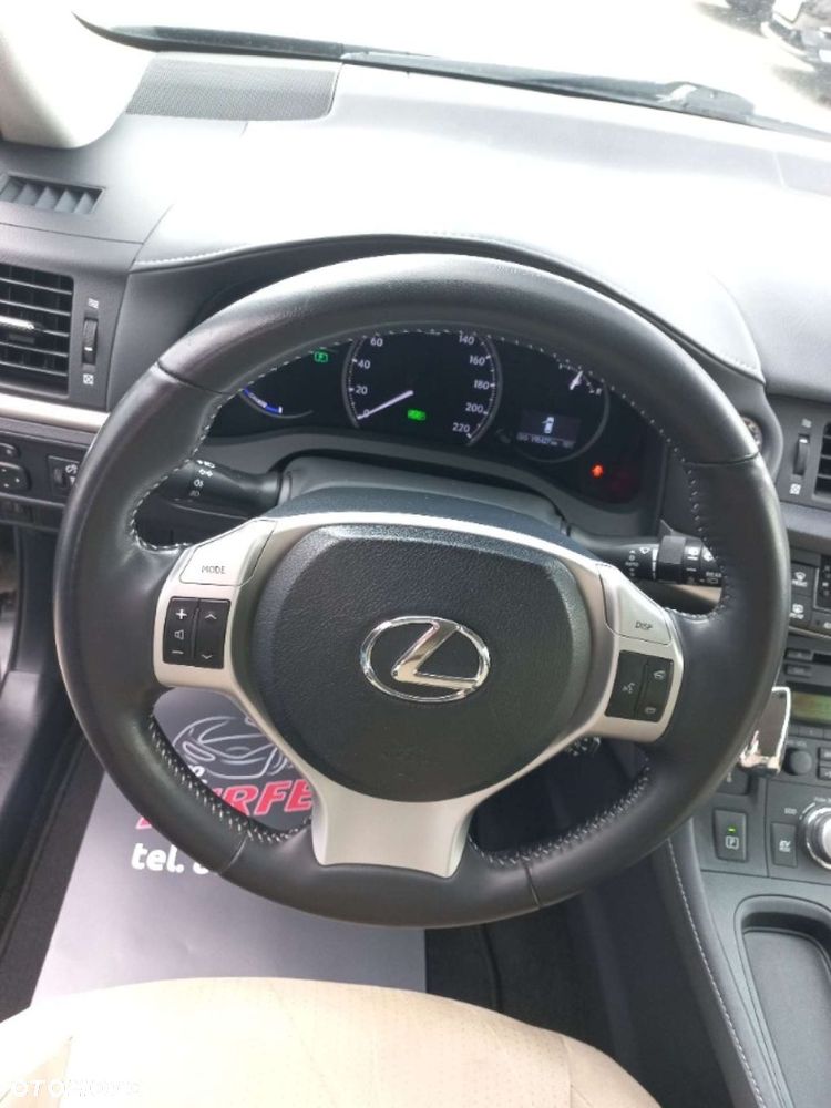 Lexus CT - 13