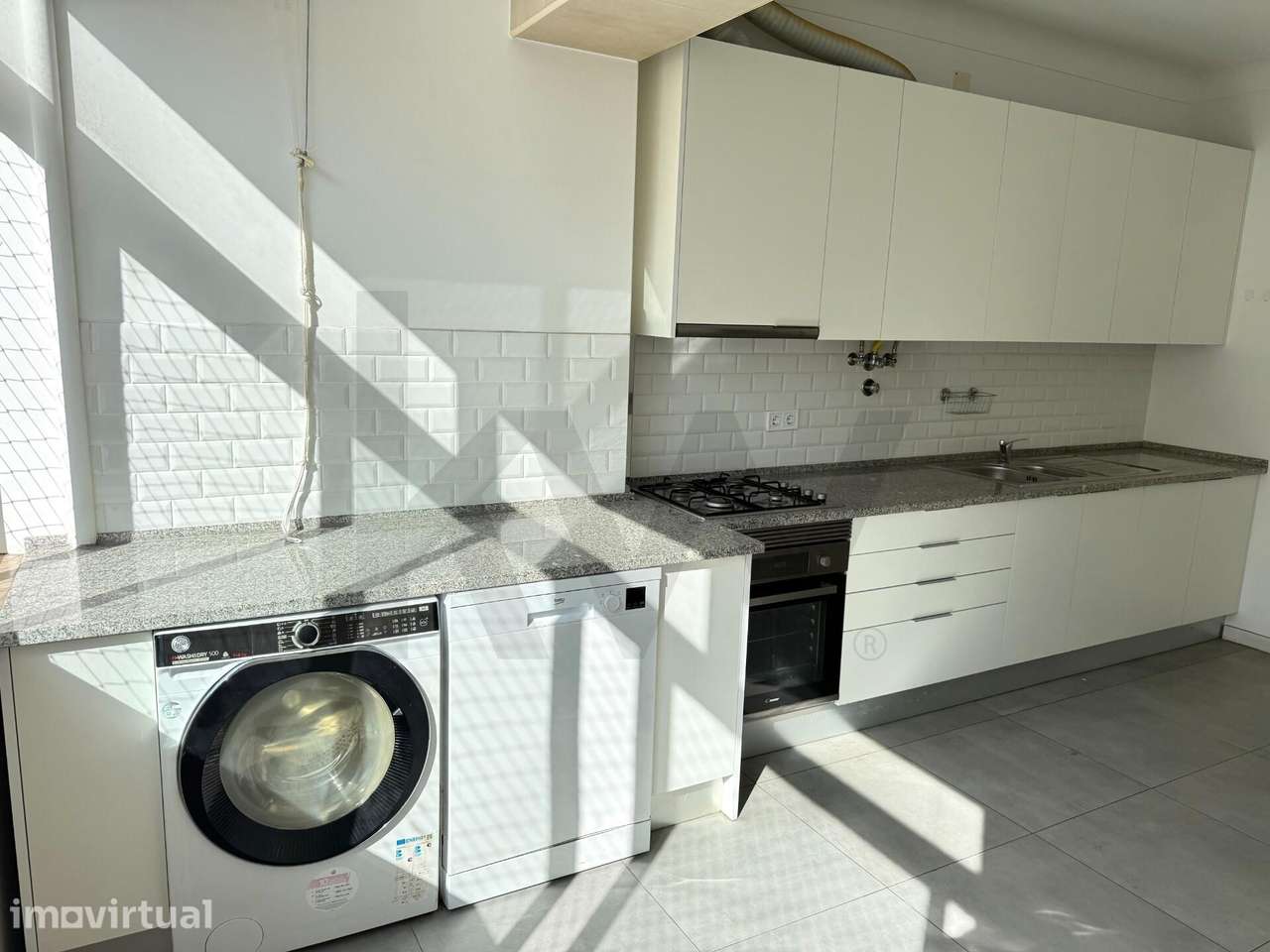 Apartamento T4 nas Avenidas Novas - Grande imagem: 4/44